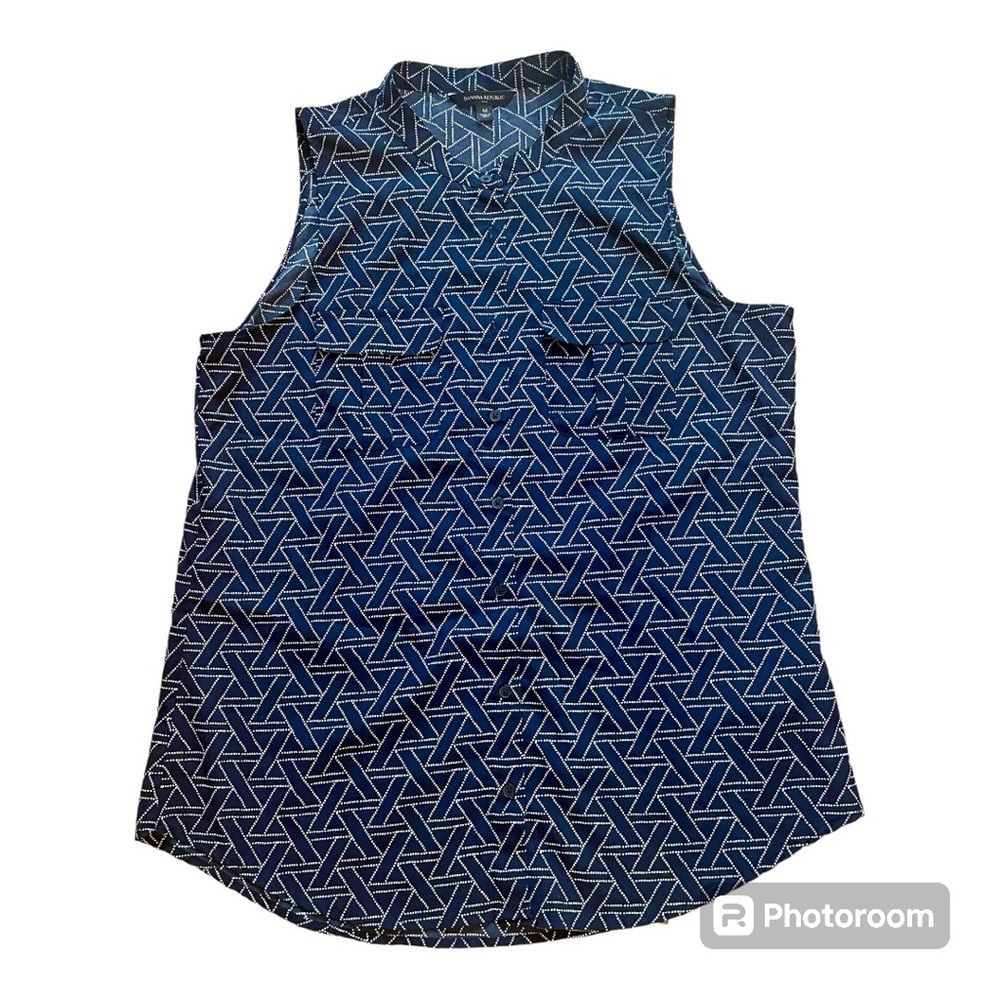 BANANA REPUBLIC sleeveless navy & white blouse - size M - abstract pattern - EUC